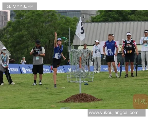 成都飞盘队阵地战解析:战术布局与团队协作的完美结合 成都飞盘队阵地战解析:战术布局与团队协作的完美结合