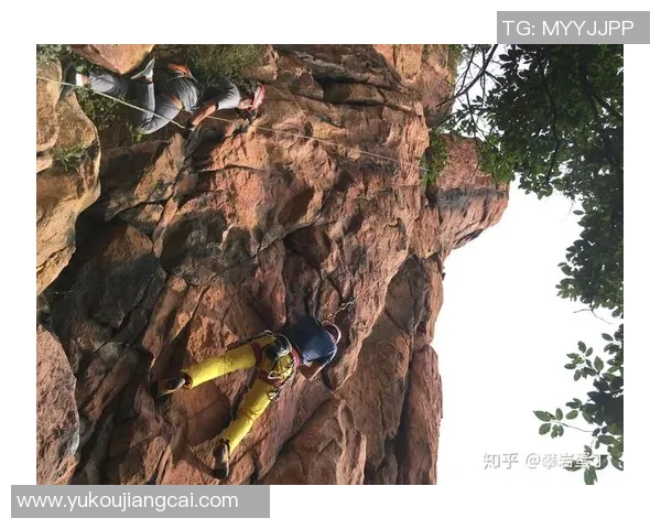 攀岩深度探索:揭秘杭州攀岩队的防反策略与训练技巧 攀岩深度探索:揭秘杭州攀岩队的防反策略与训练技巧