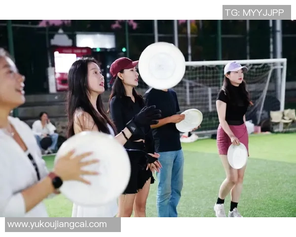 武汉飞盘队与南京飞盘队赛后复盘分析个人能力的对比与启示 武汉飞盘队与南京飞盘队赛后复盘分析个人能力的对比与启示