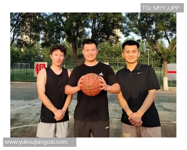 西安篮球队的团队协作之道：从默契配合到战术执行的深度解析