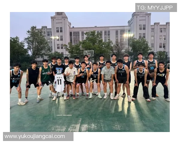 赛后分析:广州篮球队与成都篮球队的团队协作表现及其影响因素探讨 赛后分析:广州篮球队与成都篮球队的团队协作表现及其影响因素探讨